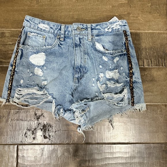 ZARA Trafaluc Distressed Denim Shorts Sz 24 - Picture 1 of 5